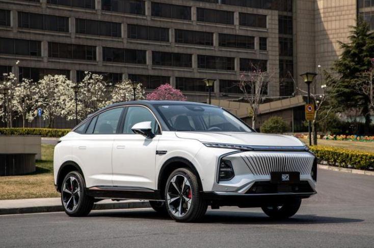 全系2.0T+爱信8AT 配仿生智驾系统 荣威全新SUV鲸将于4月19日上市