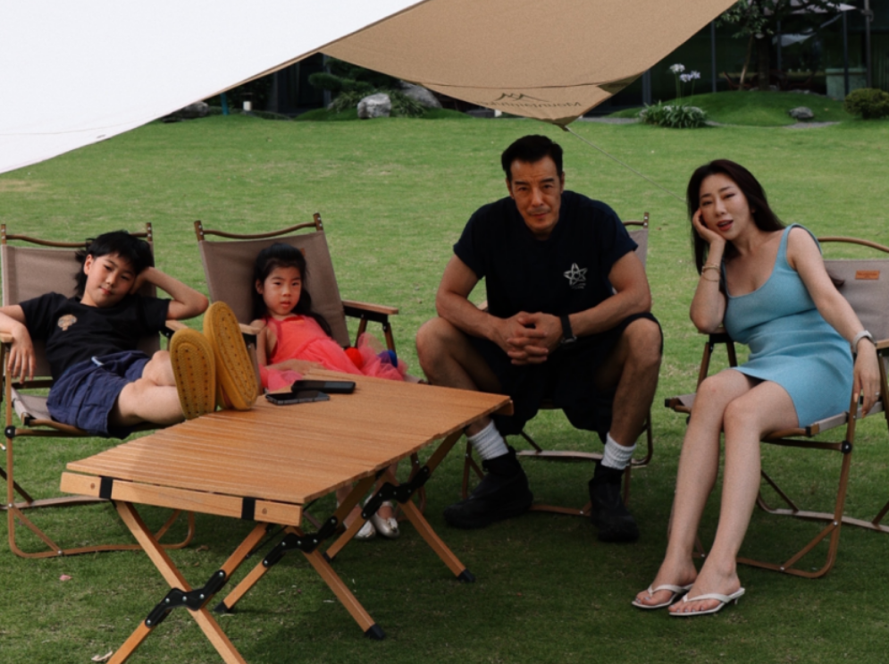 海一天：二婚娶小12岁娇妻，不介意妻子离异带着孩子，如今很幸福