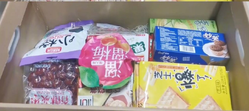 男子晒6周年恋爱礼物，遭全网群嘲，“没见过世面”的女孩有多惨