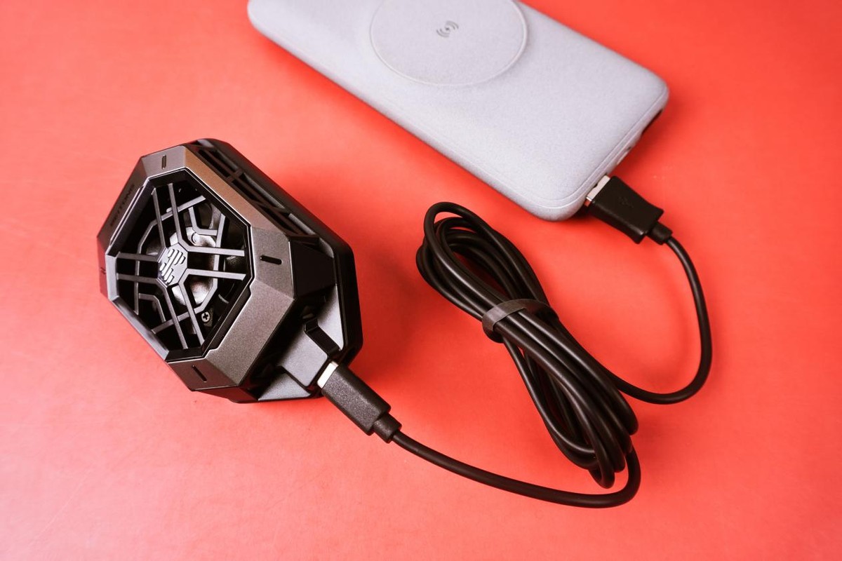 最强王者必备的手游降温神器，北通千机寒散热器