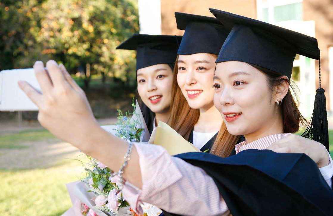 研究生晒出“学费清单”所需，农村家长摇头叹息，真是有心无力