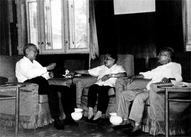 除了毛朱刘周任五大书记，还有2位候补书记：是谁？结局如何？
