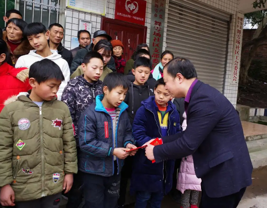 考上985就实现地位的转变了？资深老师的一句话，揭露了现实