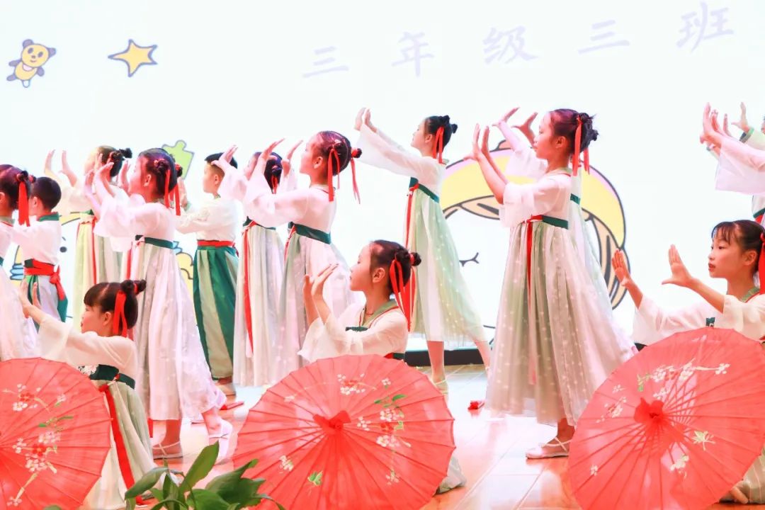 双流区彭镇小学开展第十四届校园艺术节海选暨文艺展演活动