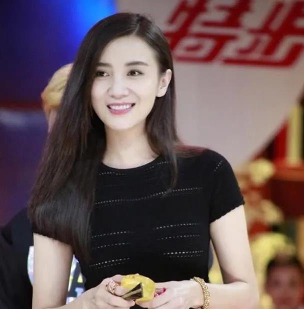 小宋佳，任性20年，为了事业放弃爱情，如今42岁还是单身