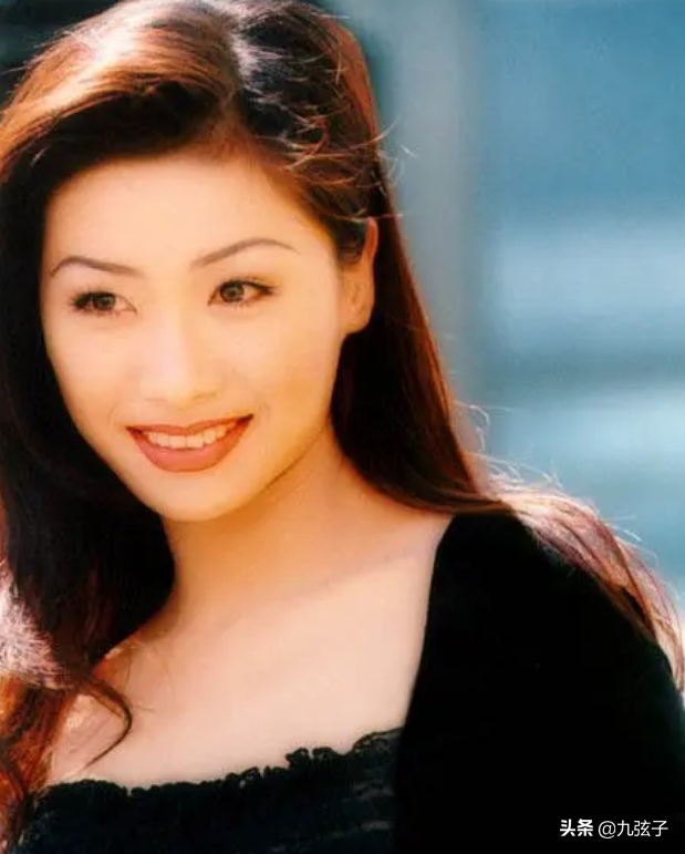 放弃养子才能披上婚纱，52岁的张慧仪宁可单身地活着