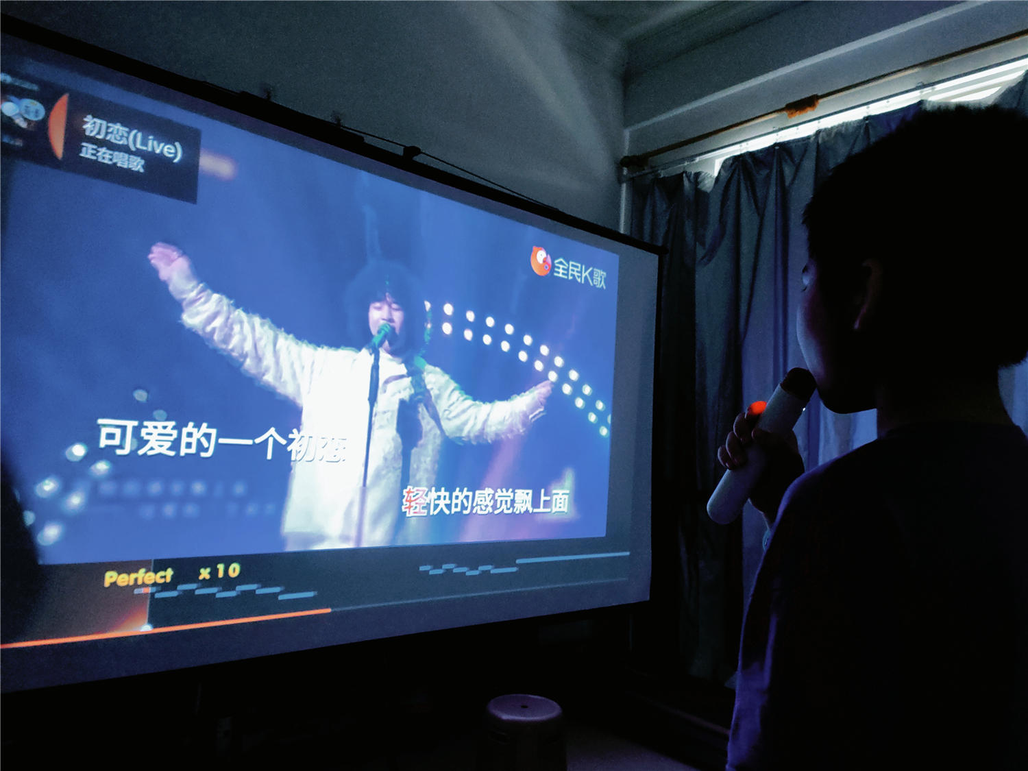 挑战性价比，刷新你对千元级投影仪的认知，这份详细评测送给你