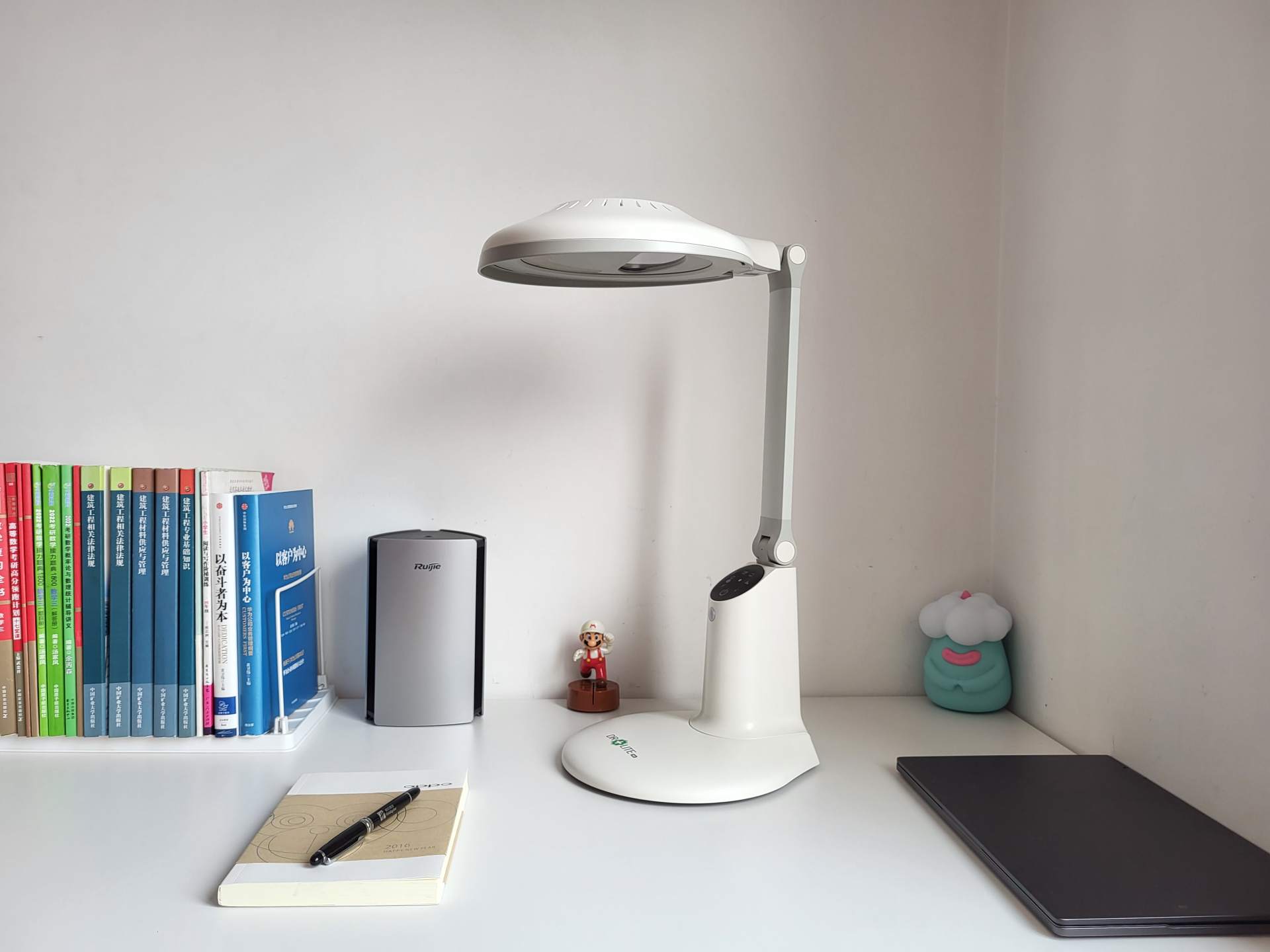 今天，我花了5000块，给儿子打造了一个专业级护眼环境