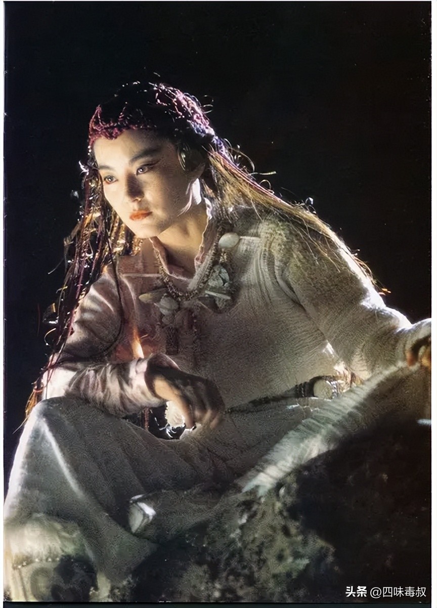 《白发魔女传》:香港武侠片的"邪典"爱情