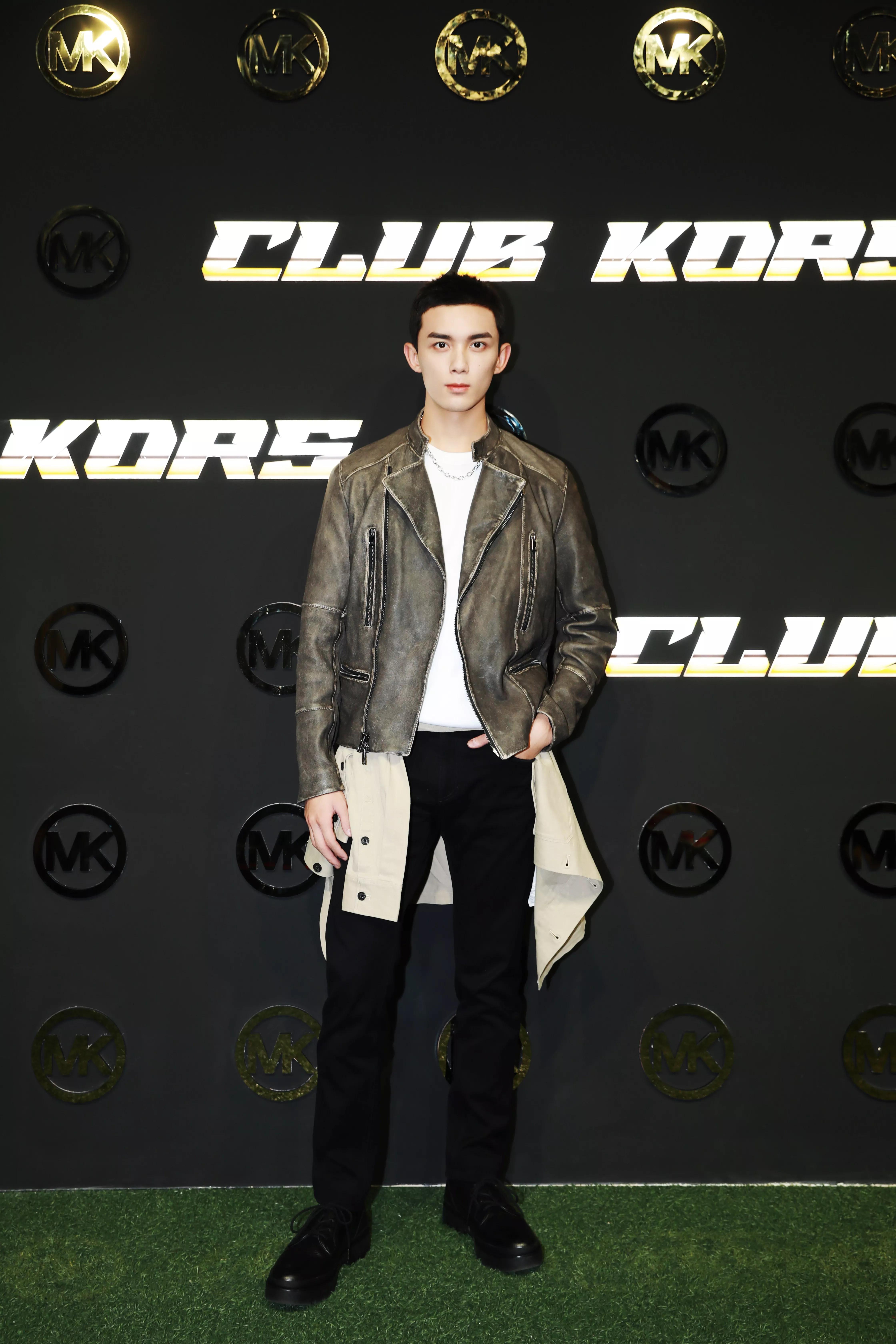 明星壁纸－吴磊