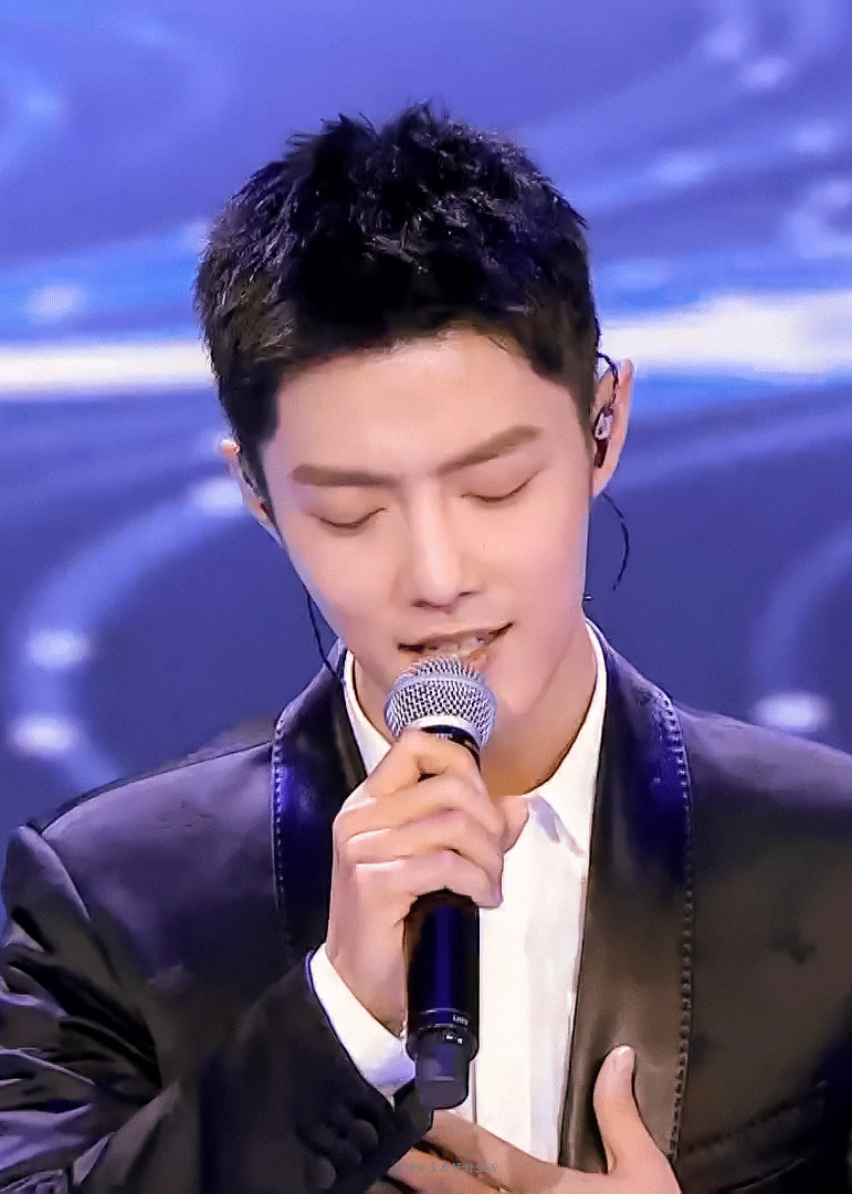 肖战这套图我真的存了好多次