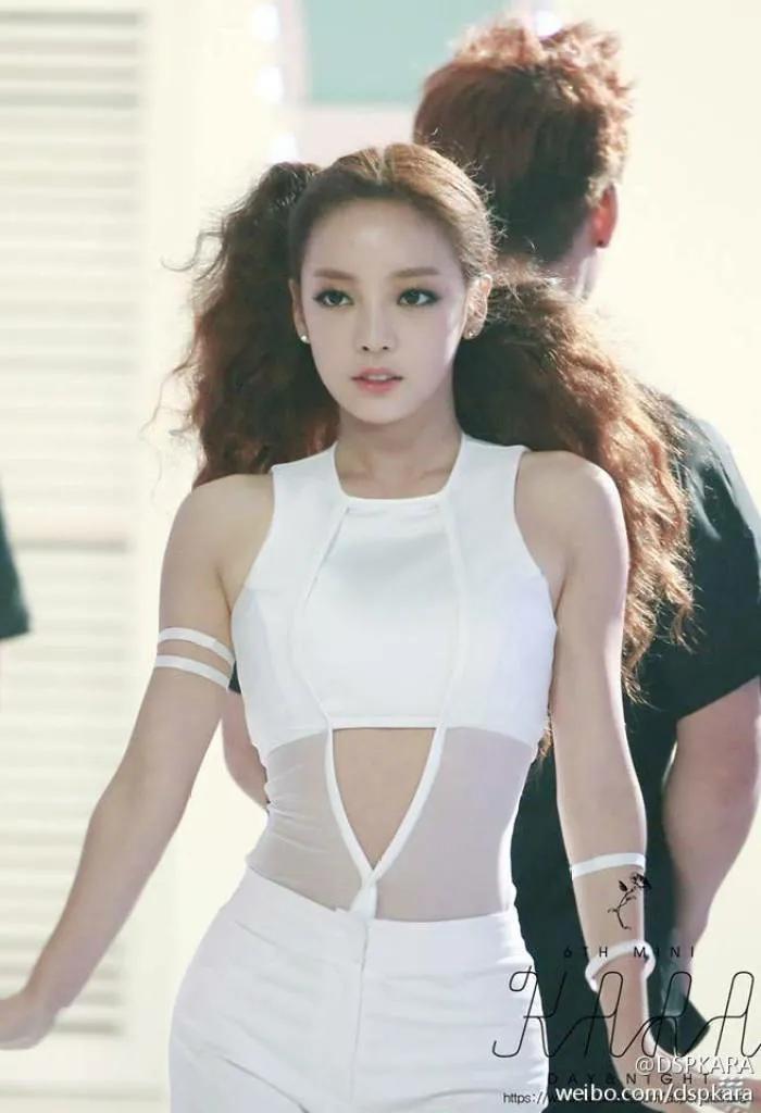 具荷拉——一生悲剧的女孩子