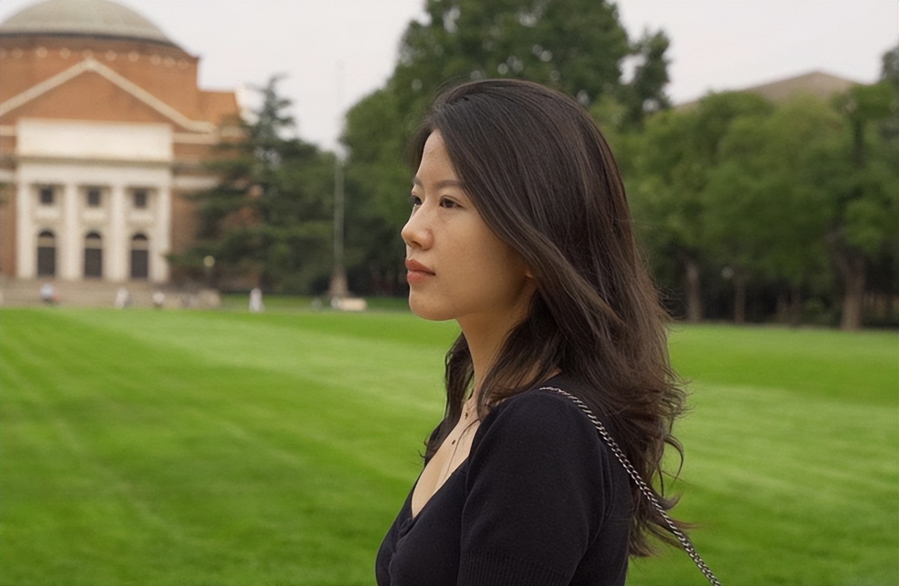 清华校园“怪象”，没有染头发的学生，原来学霸都很朴素