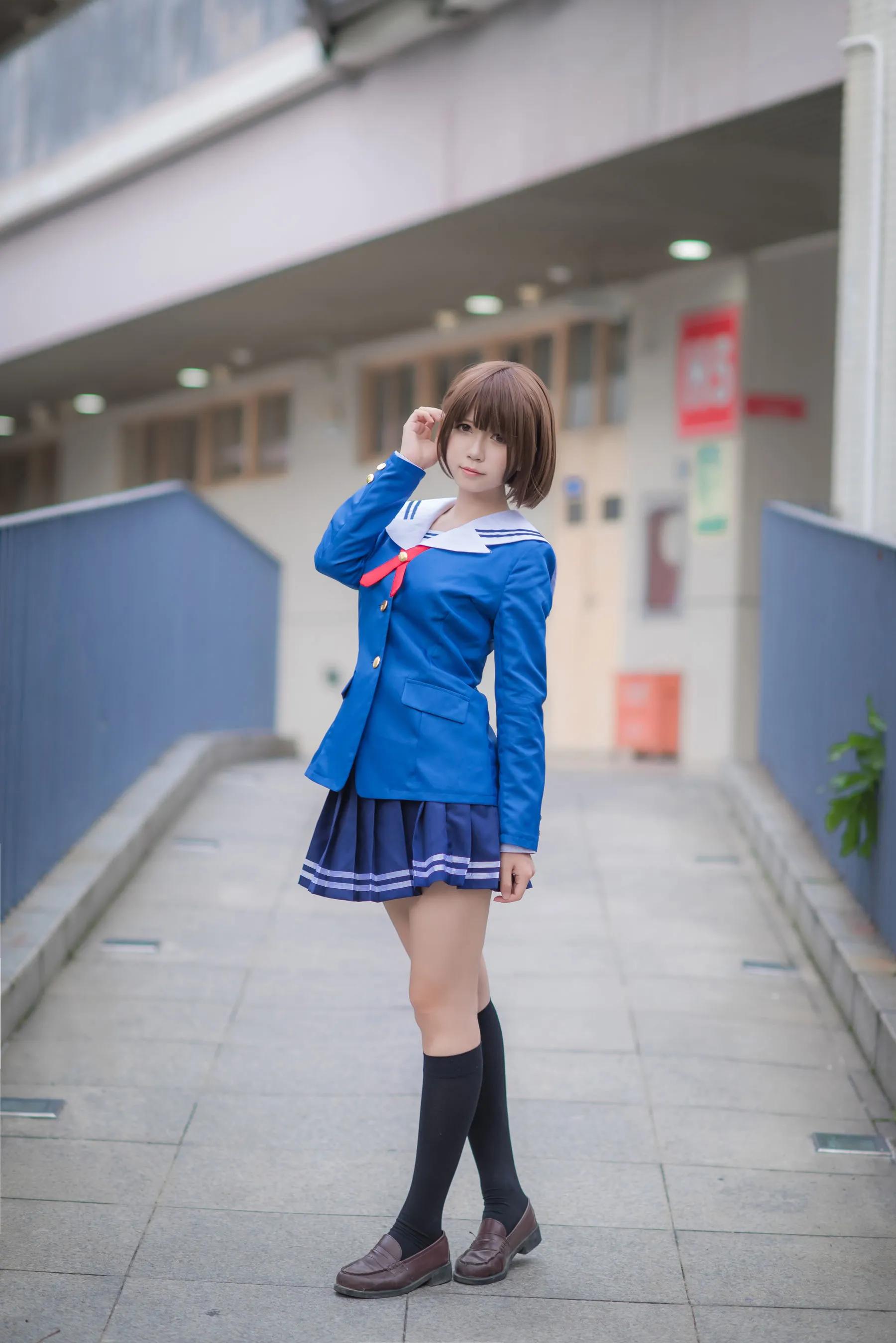 萝莉COS 白金Saki -嘿丝 校服