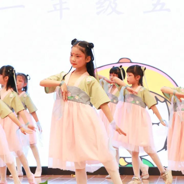 双流区彭镇小学开展第十四届校园艺术节海选暨文艺展演活动