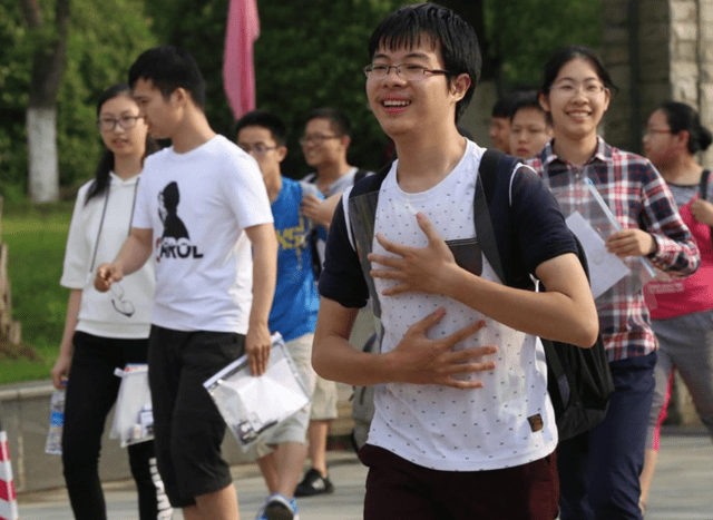 大学不分一二本？教育部门给出回应，新规2022年起实行