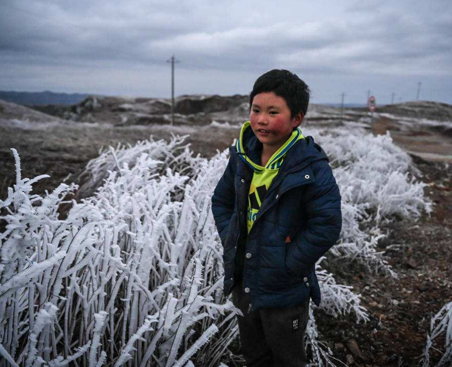 3年前,那个走9里路上学的"冰花男孩",获捐500元,后来怎样?