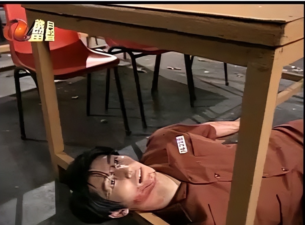 找个恶魔做老公，童年阴影系列之与狼共枕