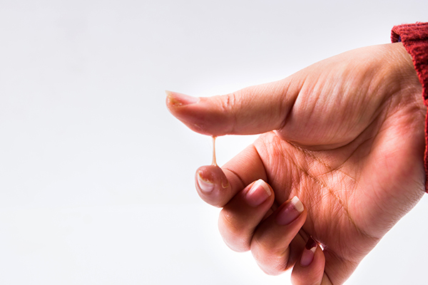 女性内裤上的“分泌物”，究竟是啥？分泌物呈3种颜色，该注意了