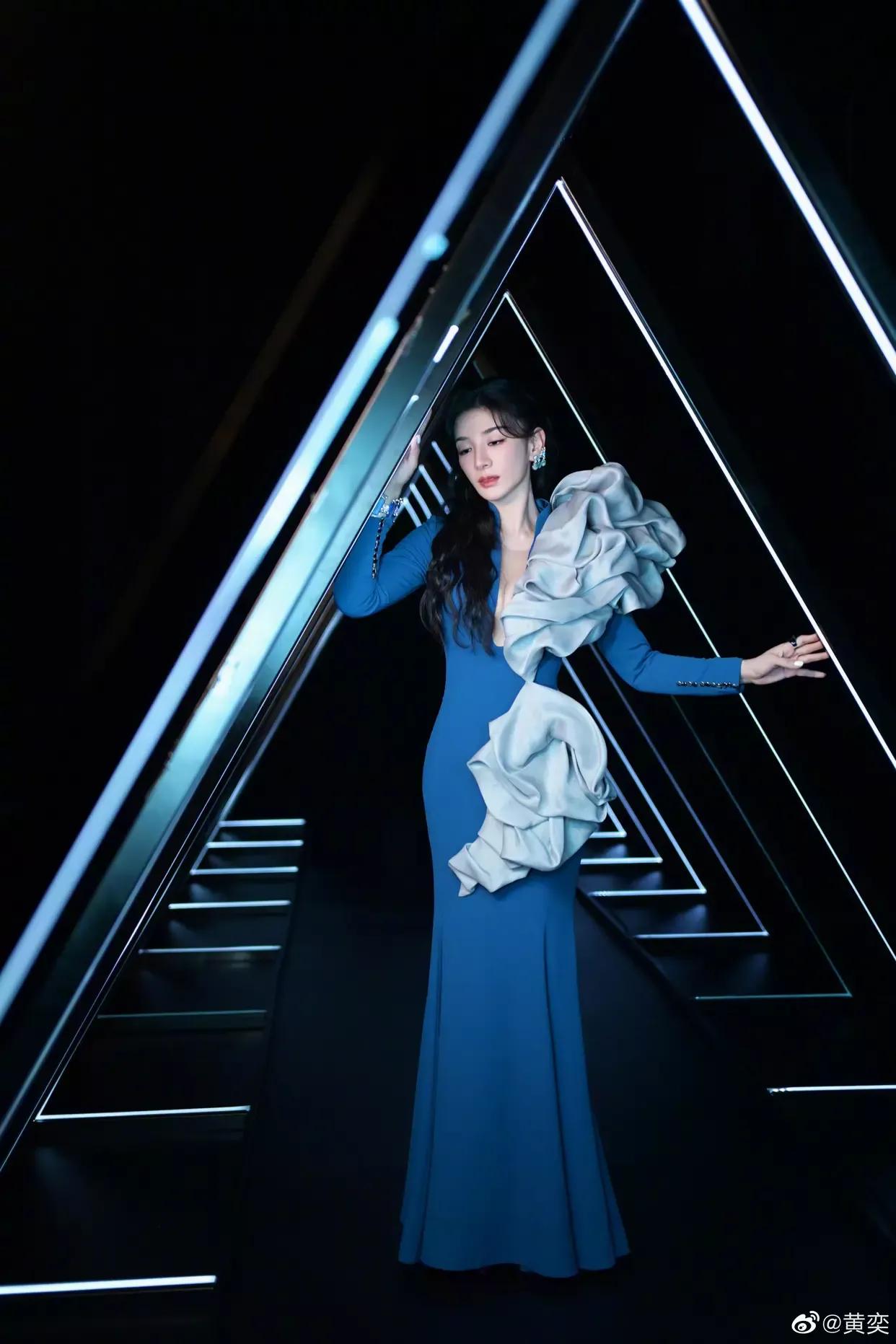 黄奕参加了《乘风破浪》之后，不仅变瘦了，也变美了