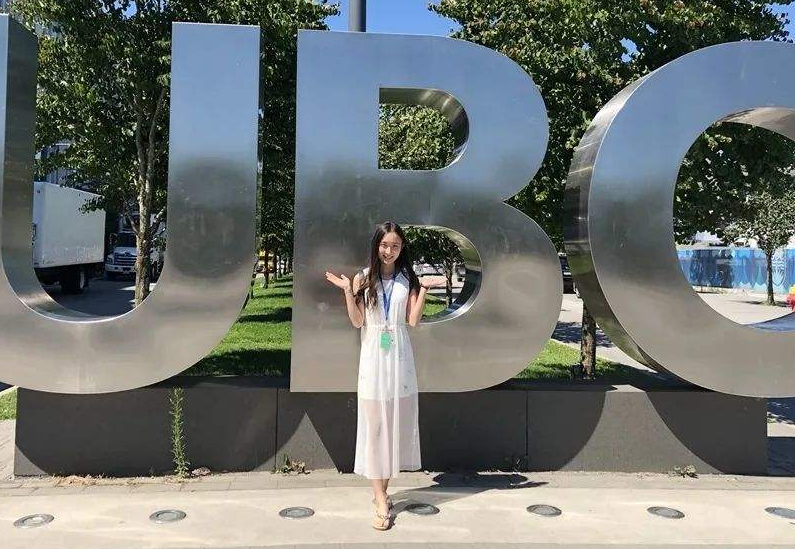 吉大“女神级”医学生走红，颜值与才华双在线，更是心怀远大抱负