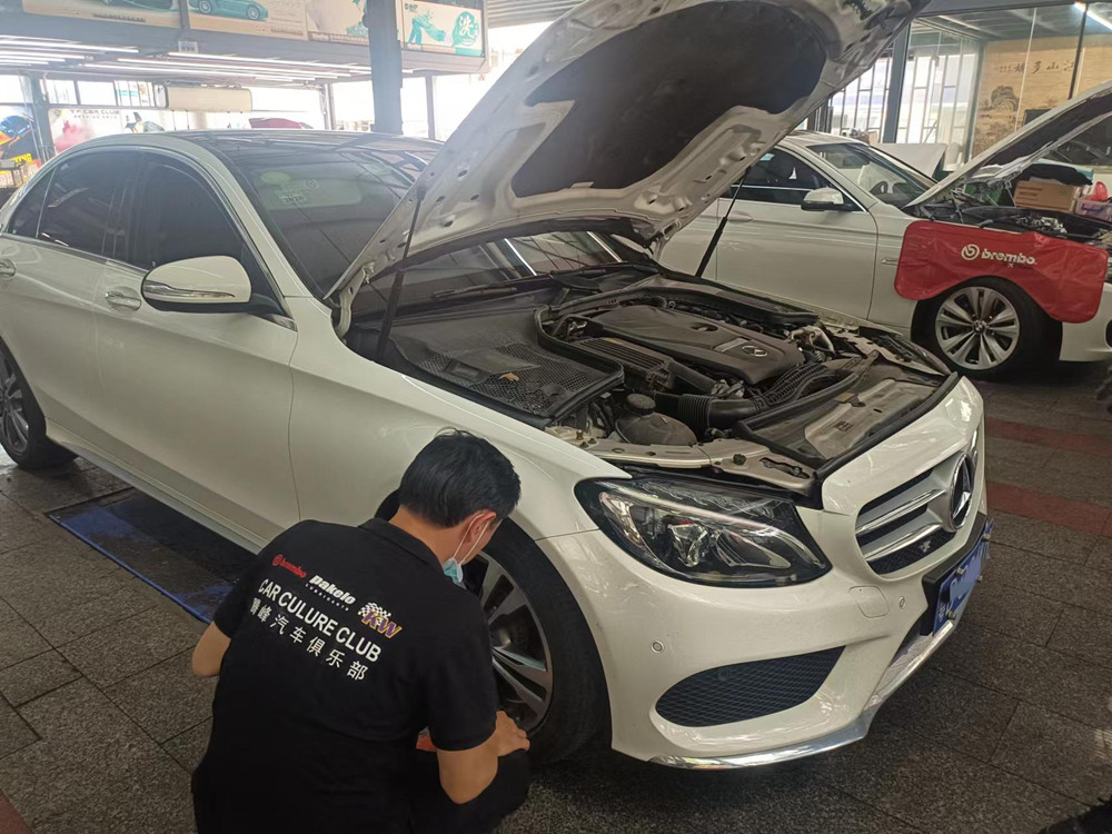 奔驰保养:奔驰c级保养奔驰c200保养更换机油三滤_更换火花塞