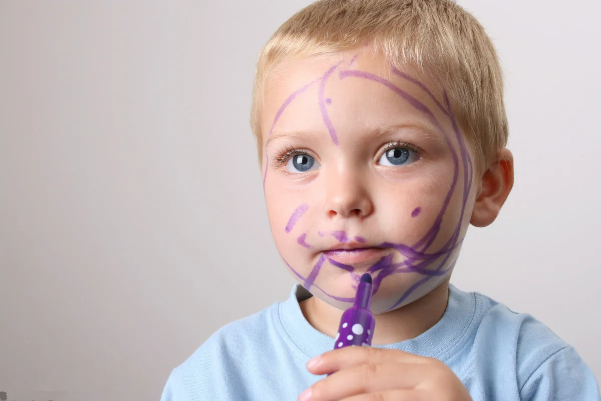 4岁萌娃自学画画，看似随手涂鸦，成品却让人眼前一亮:看到了天赋