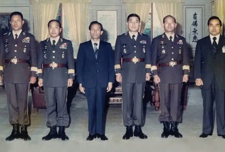 美国“最差”总统卡特：自称差点被解放军俘虏，98岁仍在工地盖房