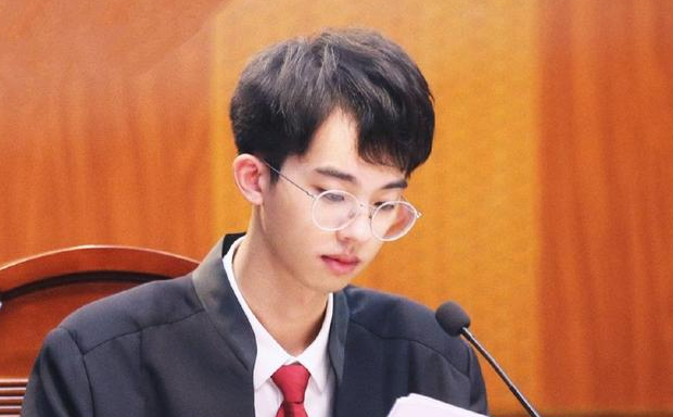 毕业多年后才醒悟，公务员和律师差距过于明显，不只是薪资待遇