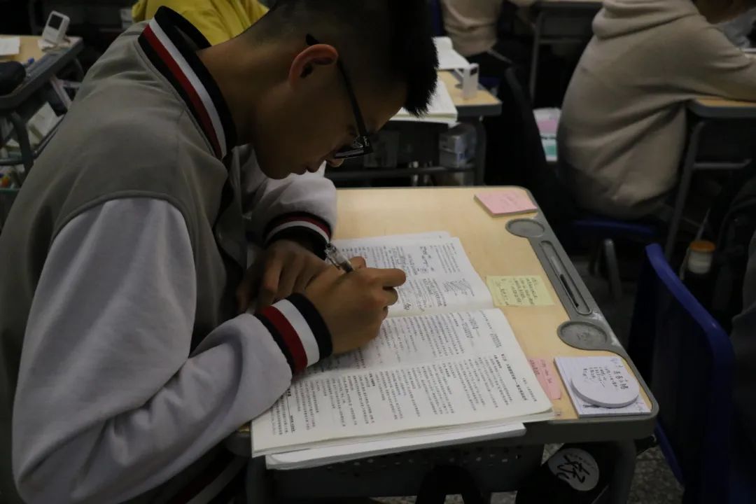 高考倒计时40天！致敬每一位成都为明的追梦者，决胜高考志做黑马