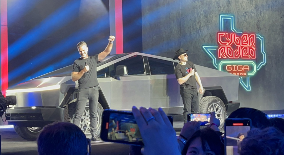 都在明年！马斯克：赛博皮卡和人形机器人量产“明年一定”