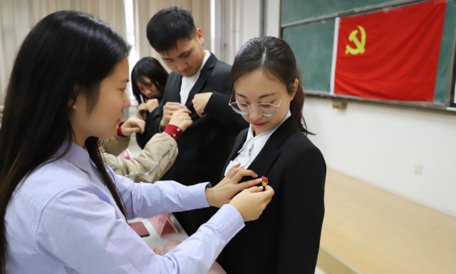 考上985的学生很厉害吗？一线班主任道出实情，底层家长有些扎心