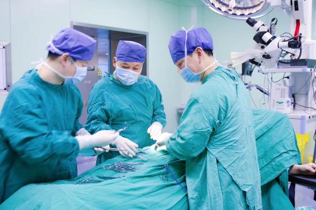 处理病人隐私时，医护人员会觉得尴尬吗？一位离职护士说出答案