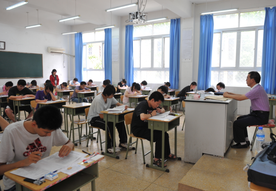 2022年浙江省“春考”开启，57.6万人奔赴考场，其他考生感到不公