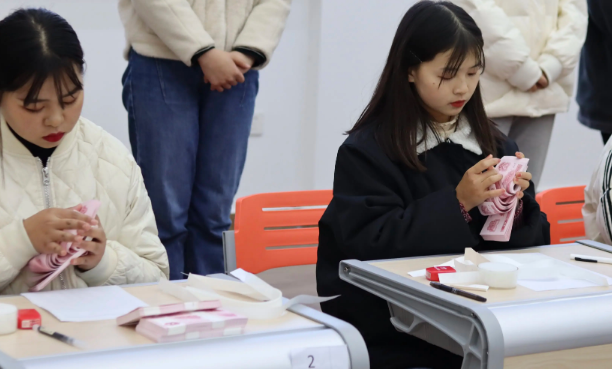 曾备受追捧的会计学专业，如今“跌落”神坛，百万年薪不香了？