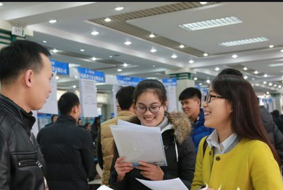 我国985大学可分为4个档次，清华、北大第1，吉林大学险进第3档