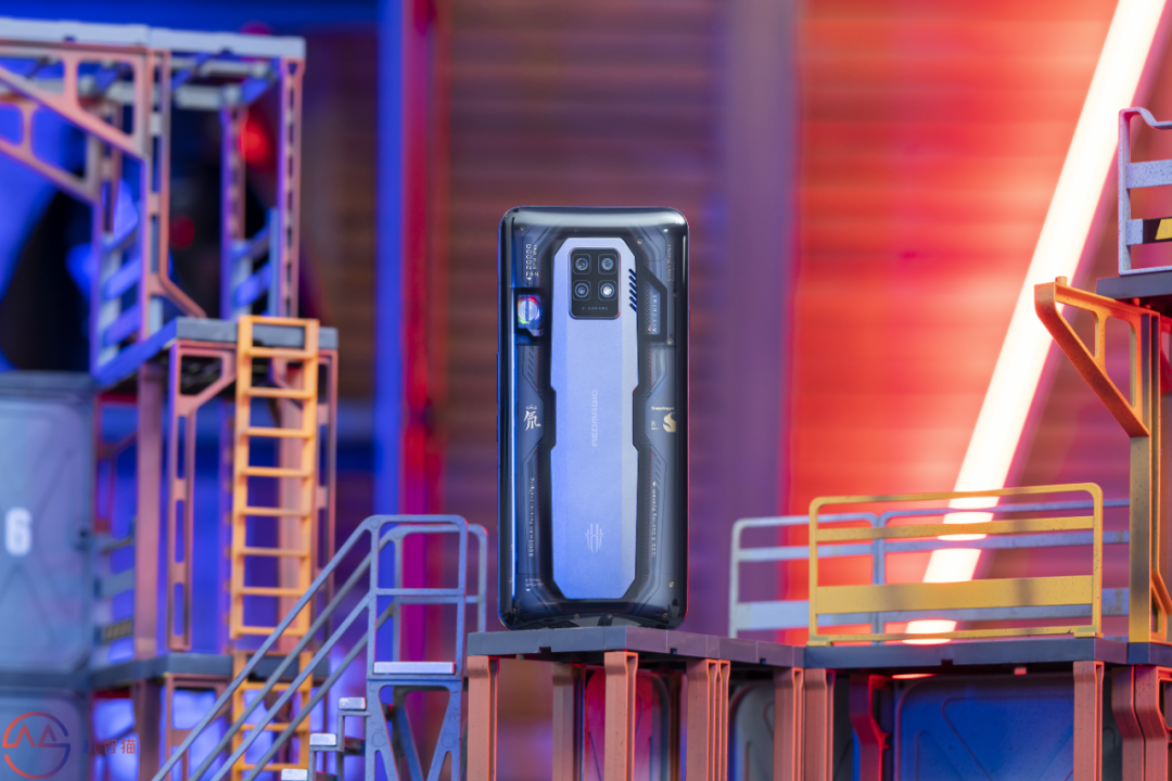 相对百瓦快充，我还是建议选择大电池手机