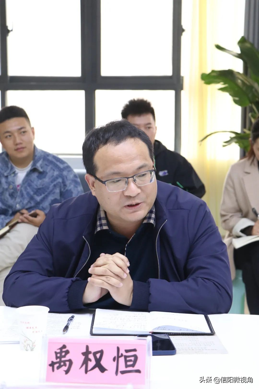 信阳师范学院文学院院长姚圣良一行赴羊山外国语小学东校区研讨交流