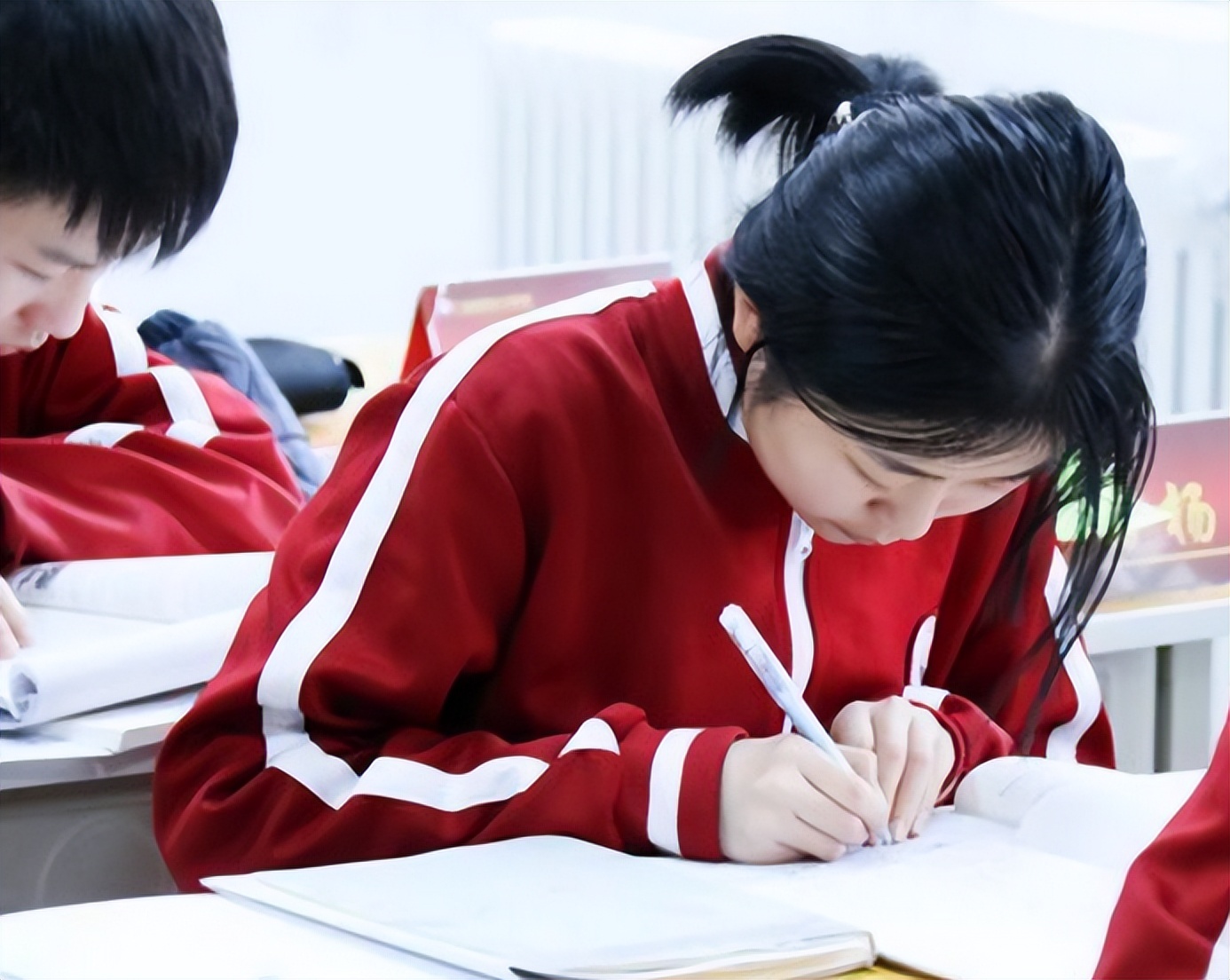 小学生“人生规划”火了，初中后的转折，网友：条条大路通地府