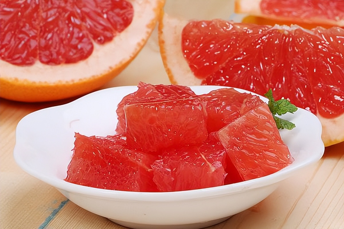 夏天高血压患者要留意这3件事，警惕1种水果，稳定血压防心梗