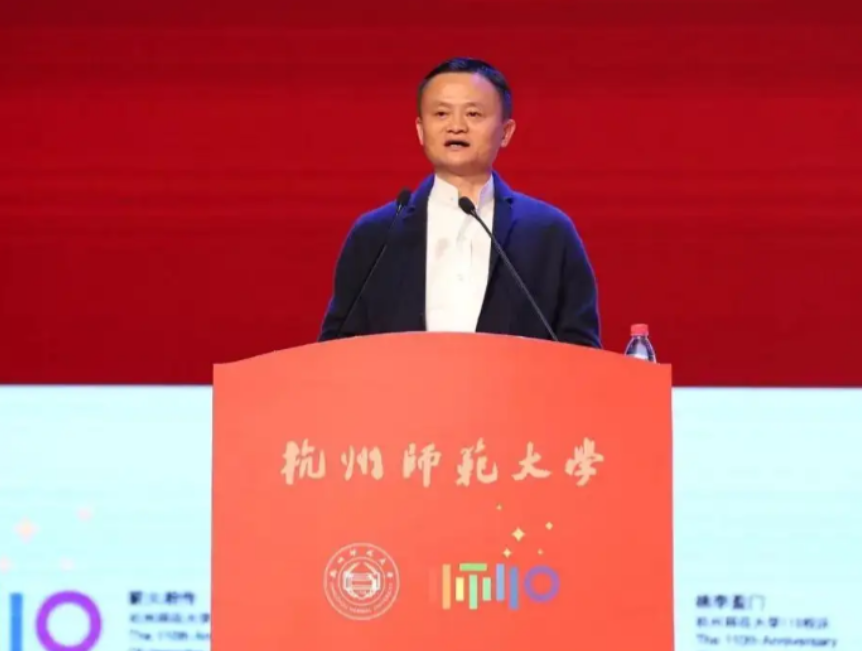 无知不自知真可怕，杭师大被指推倒“马爸爸”雕像，校方作出回应