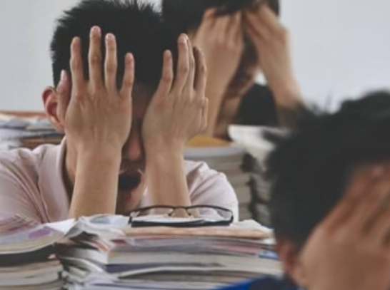 高考录取率高达90%，高中生却依旧“压力山大”，4点原因揭露真相