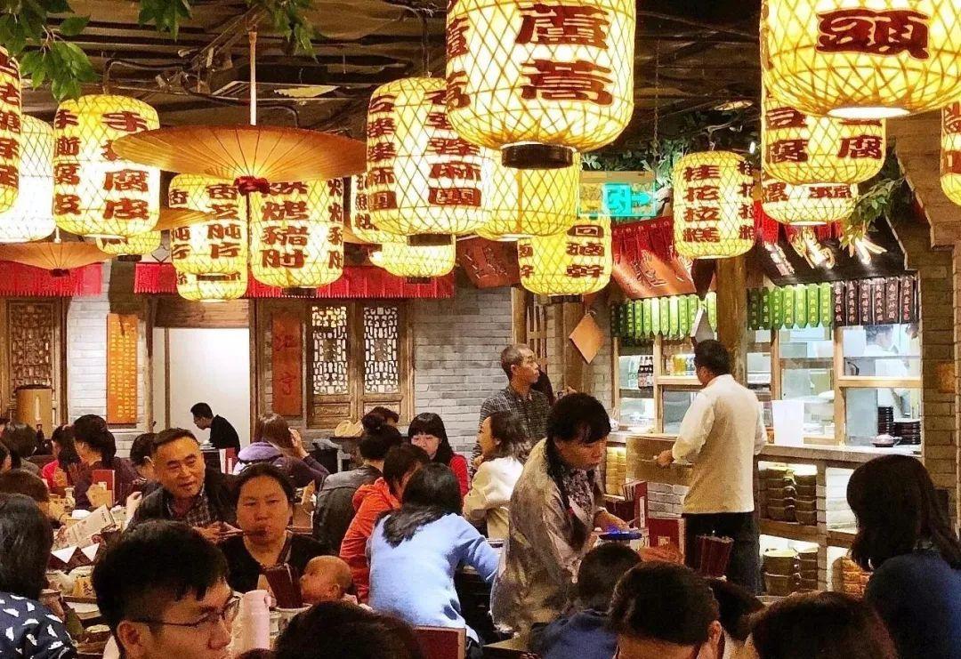 广东老板开饭馆，利用“霸王餐免费吃”，一年盈利200万