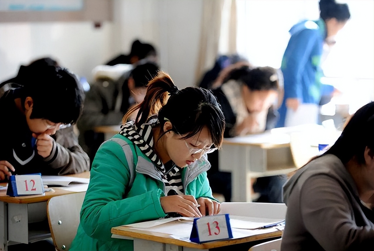 江苏大学通报：36名同学因私自出校受到处分，大概率影响之后考公