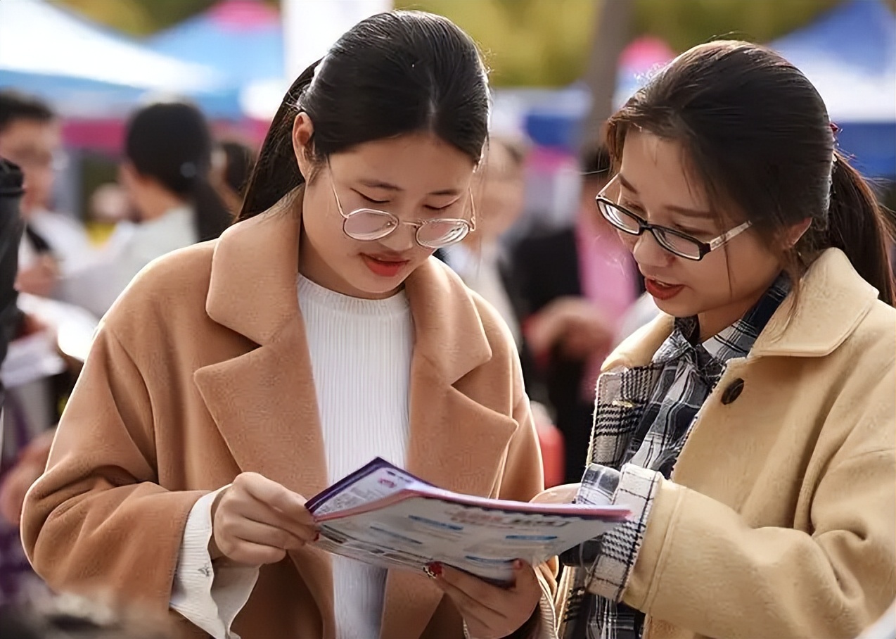 高考填报志愿，学会计的3个好处和2个弊端，考生需提前知晓
