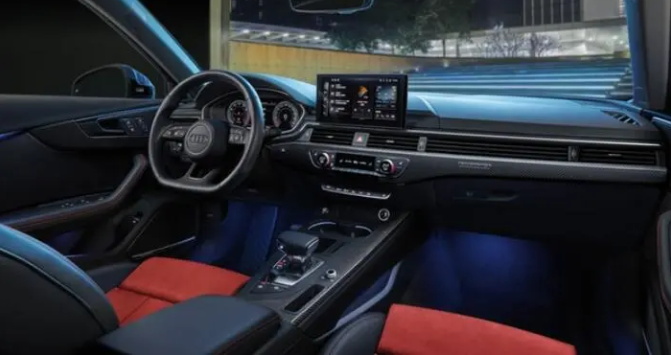 焕颜进化，内饰梦幻，2022奥迪A4L强势来袭