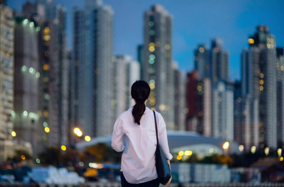 大学生扎堆离开北上广，新一线城市成落户首选，浙江格外受欢迎