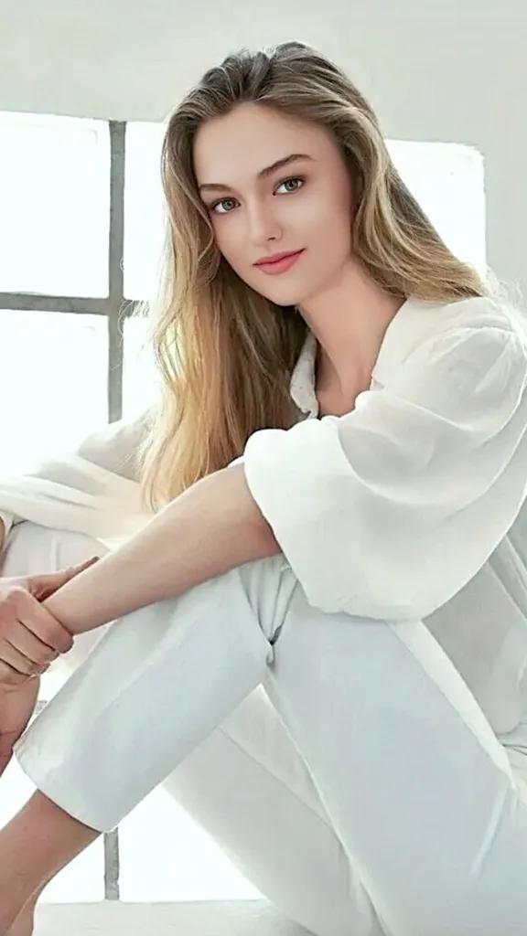 《支离破碎》女演员莉莉·库拉格