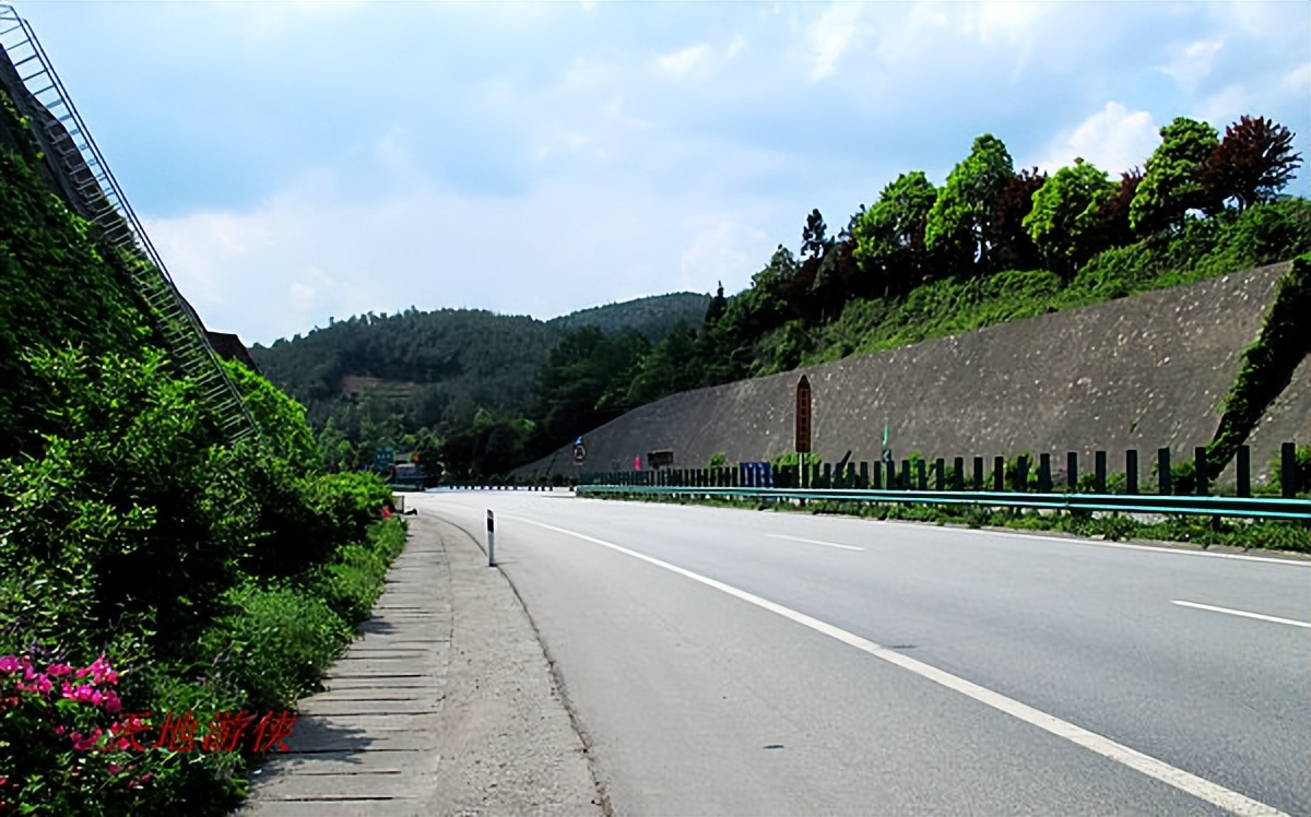 川西北行三：晨凭吊地震遗址双流览黄龙溪（图文）