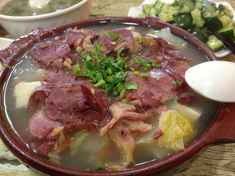 教你营养解馋的白菜炖驴肉，美味过瘾，一起痛快淋漓地大吃一通